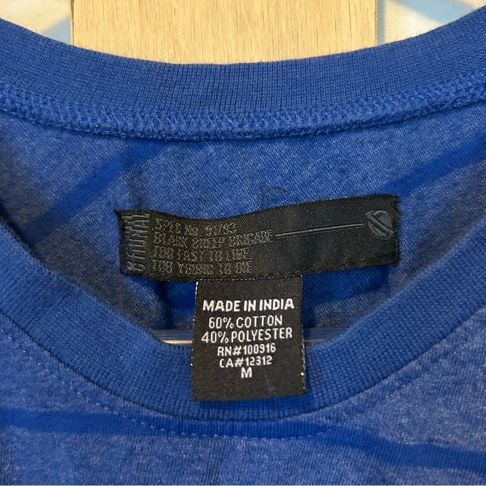 Men’s tee size medium - Picture 3 of 5